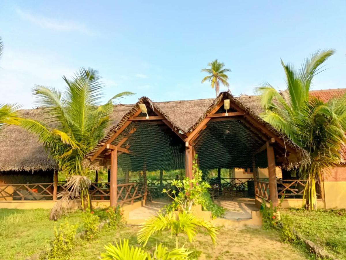 The Tottam Beach Hotel - Trincomalee Exterior photo