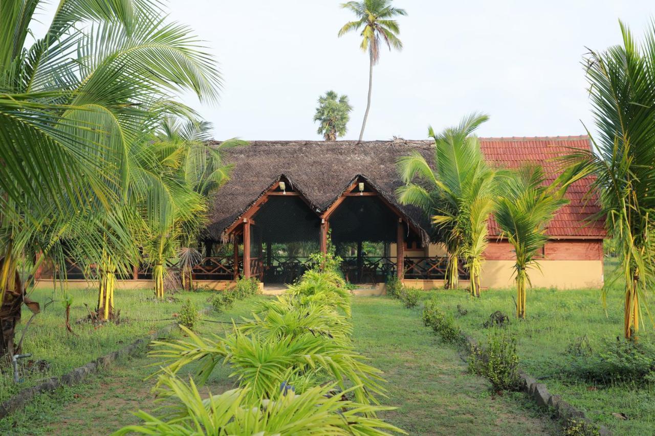 The Tottam Beach Hotel - Trincomalee Exterior photo