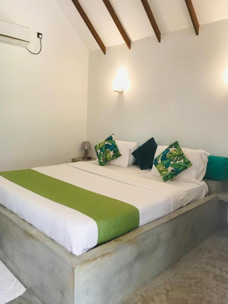 The Tottam Beach Hotel - Trincomalee Exterior photo